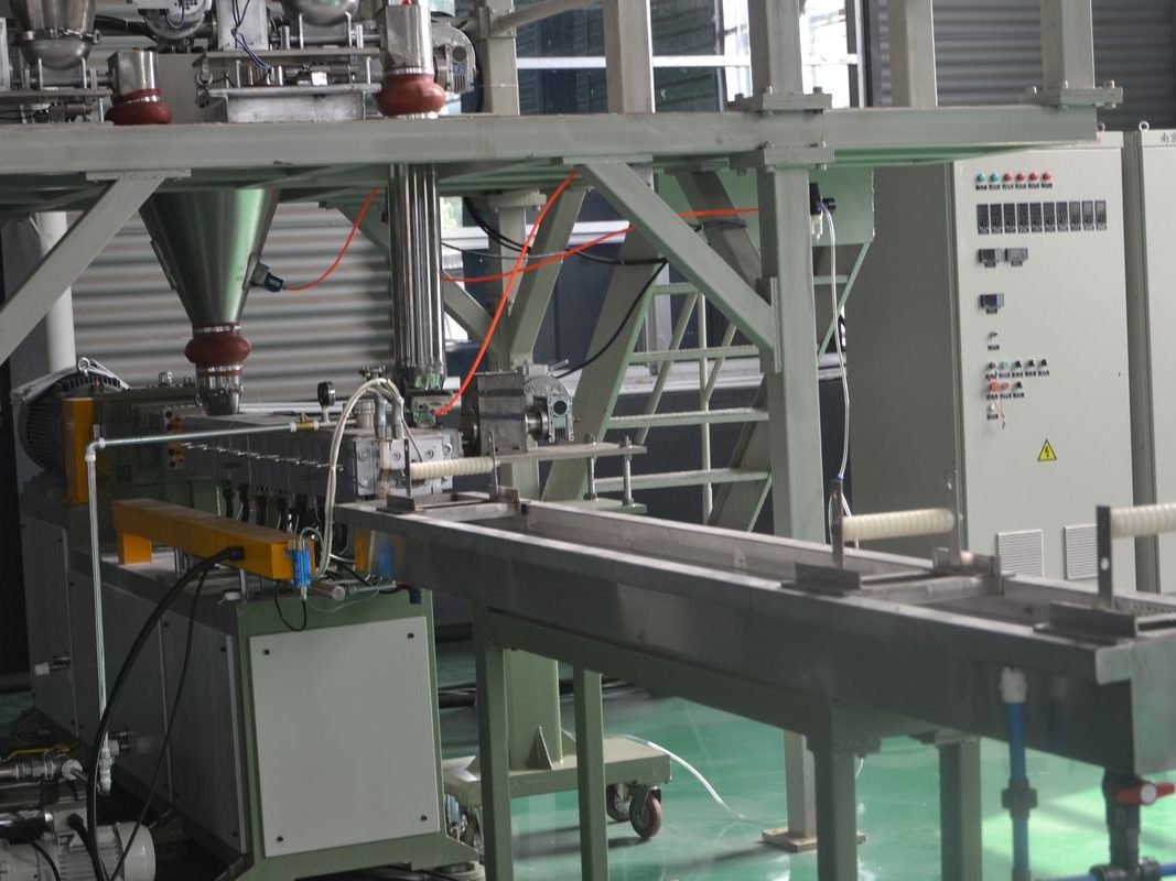 Lini ekstrusi twin-screw dan pelletising untuk plastik termodifikasi